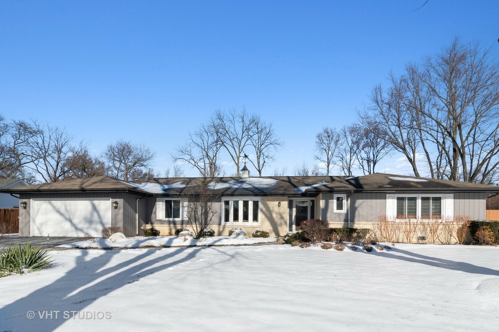 Property Photo:  25W616 Flint Creek Drive  IL 60189 