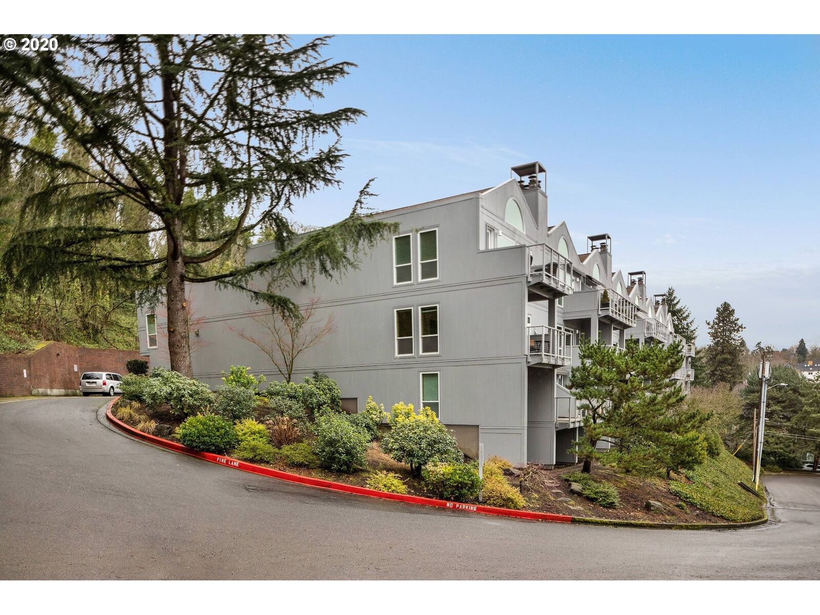 Property Photo: 5429 SW View Point Ter OR 97239