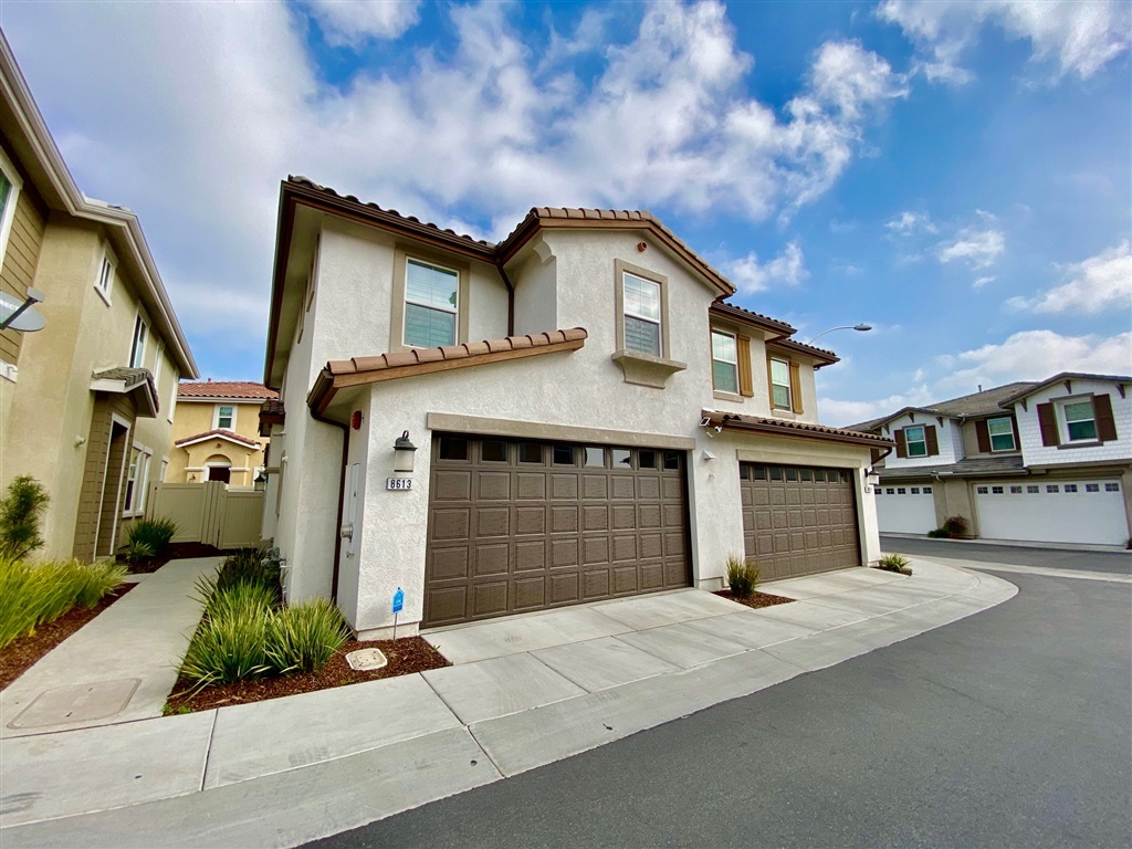 Property Photo:  8613 Sage Shadow Dr  CA 92040 