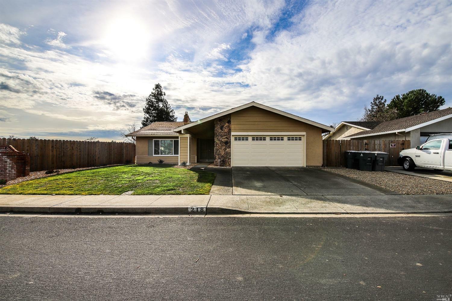 Property Photo:  218 Brewster Way  CA 95687 