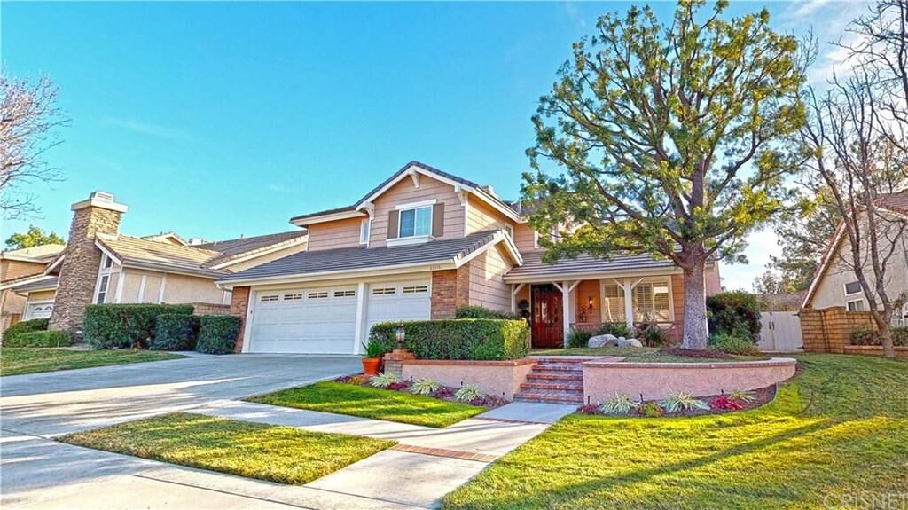 Property Photo: 23316 Pelham Place CA 91354