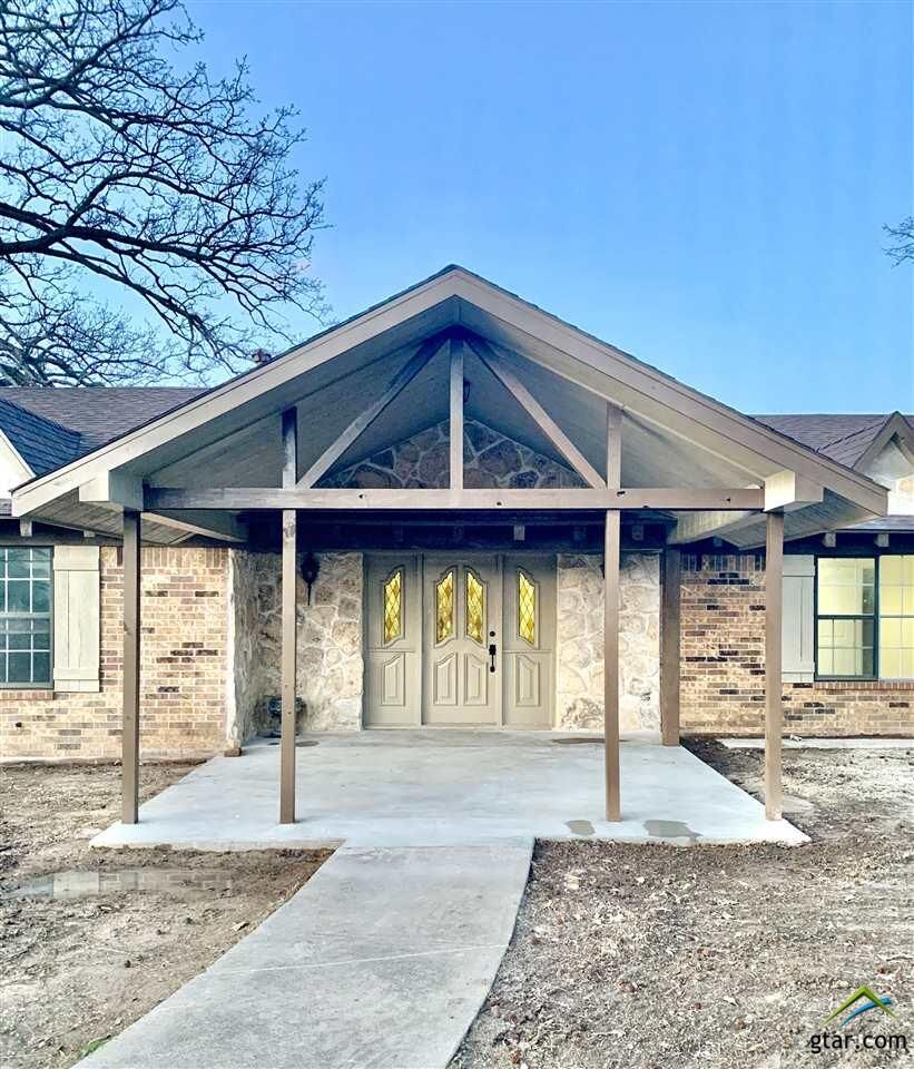 Property Photo: 1131 E Goode TX 75783