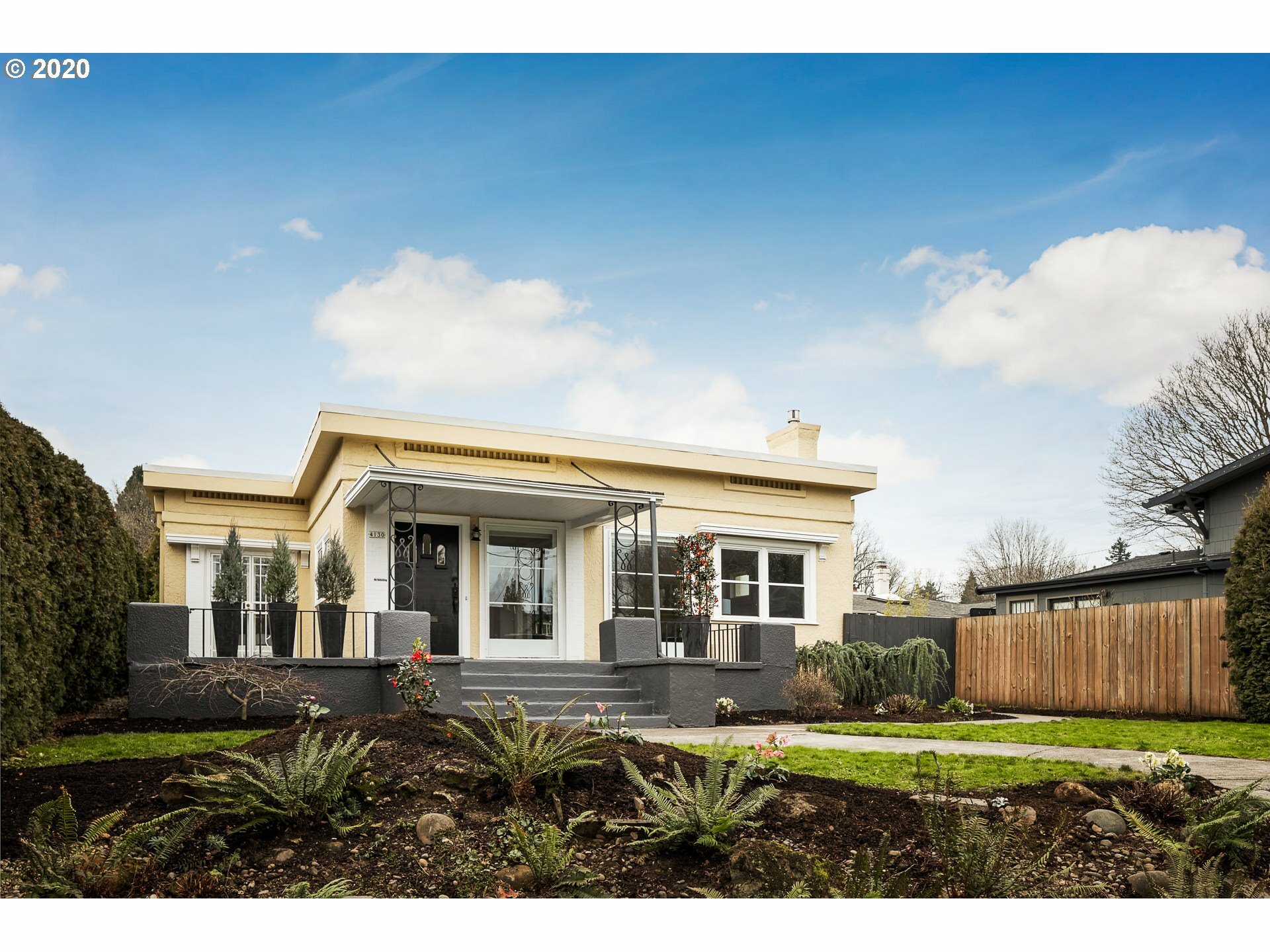 Property Photo: 4130 E Burnside St OR 97214