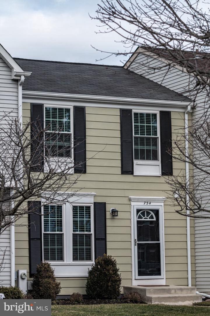 Property Photo: 754 Willowby Run MD 21122