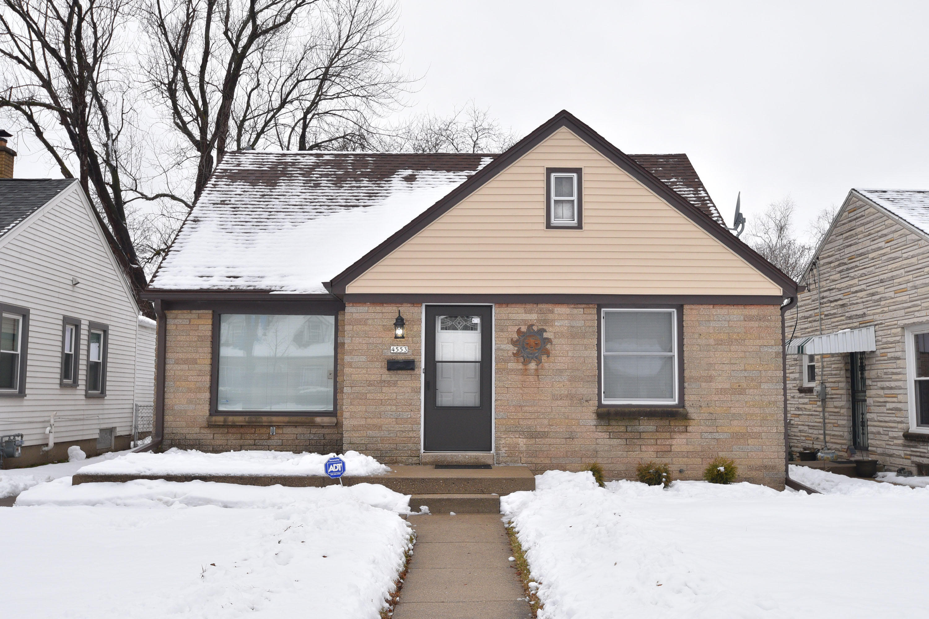 Property Photo: 4553 N 66th St WI 53218