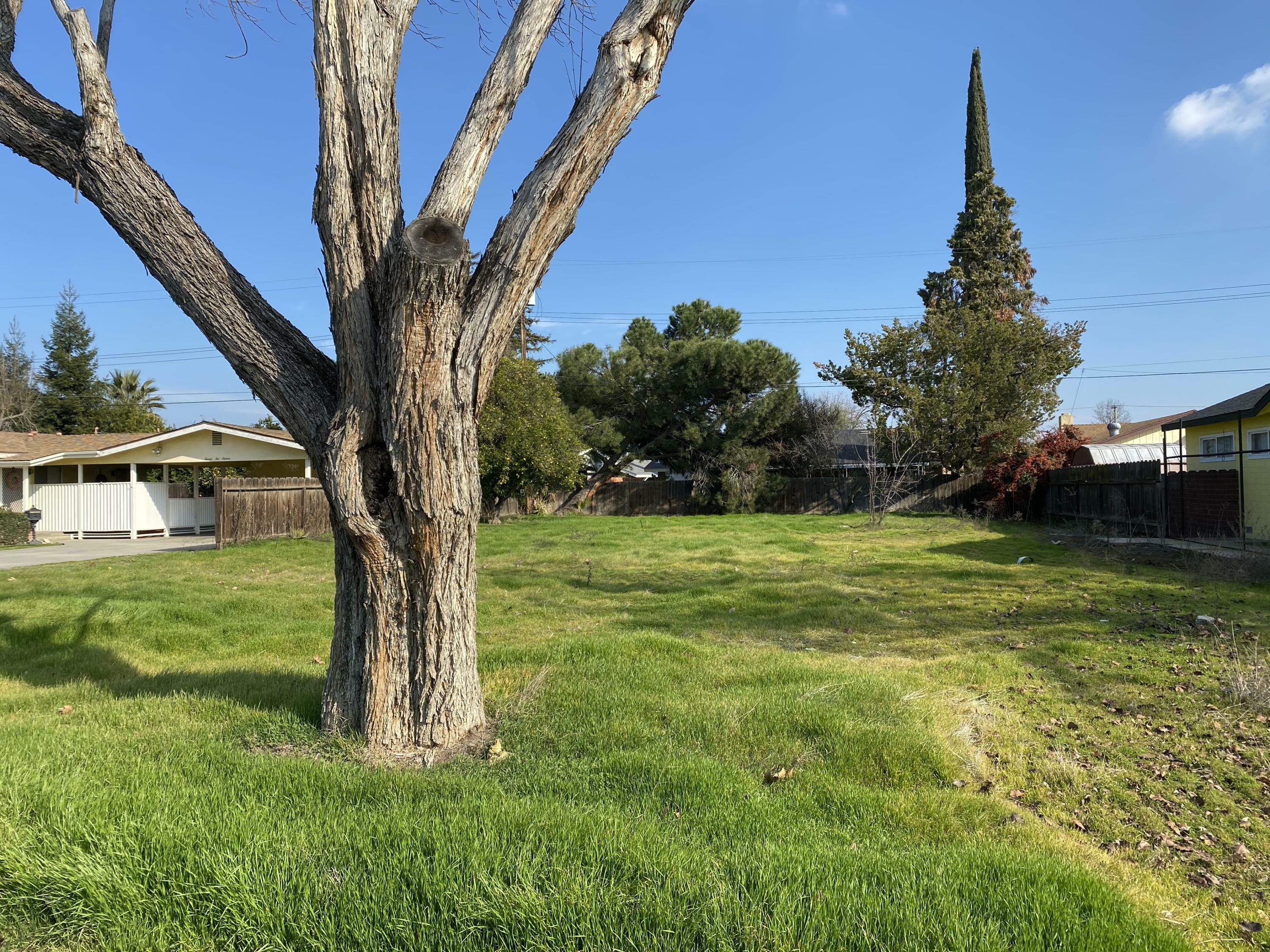 Property Photo:  2226 S Terrace Street  CA 93277 