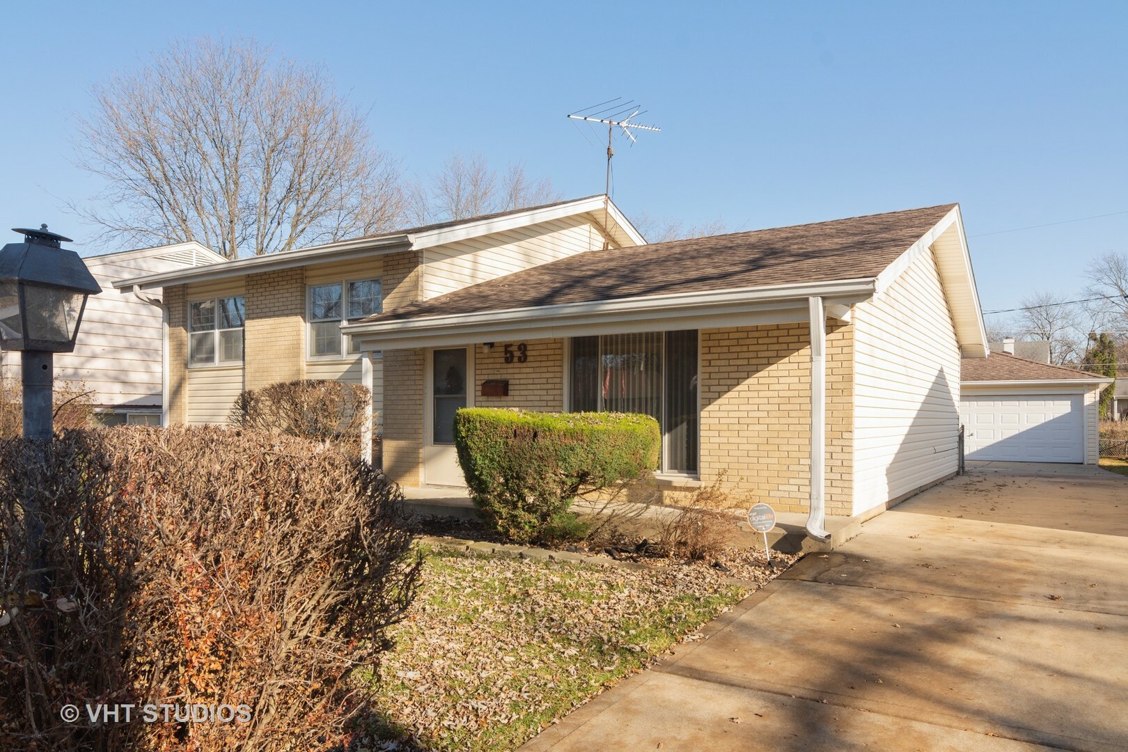 Property Photo:  53 Laurel Trail  IL 60090 