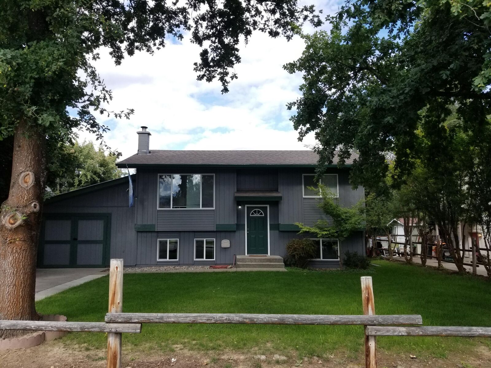 Property Photo:  240 W 10th Ave  WA 99141 