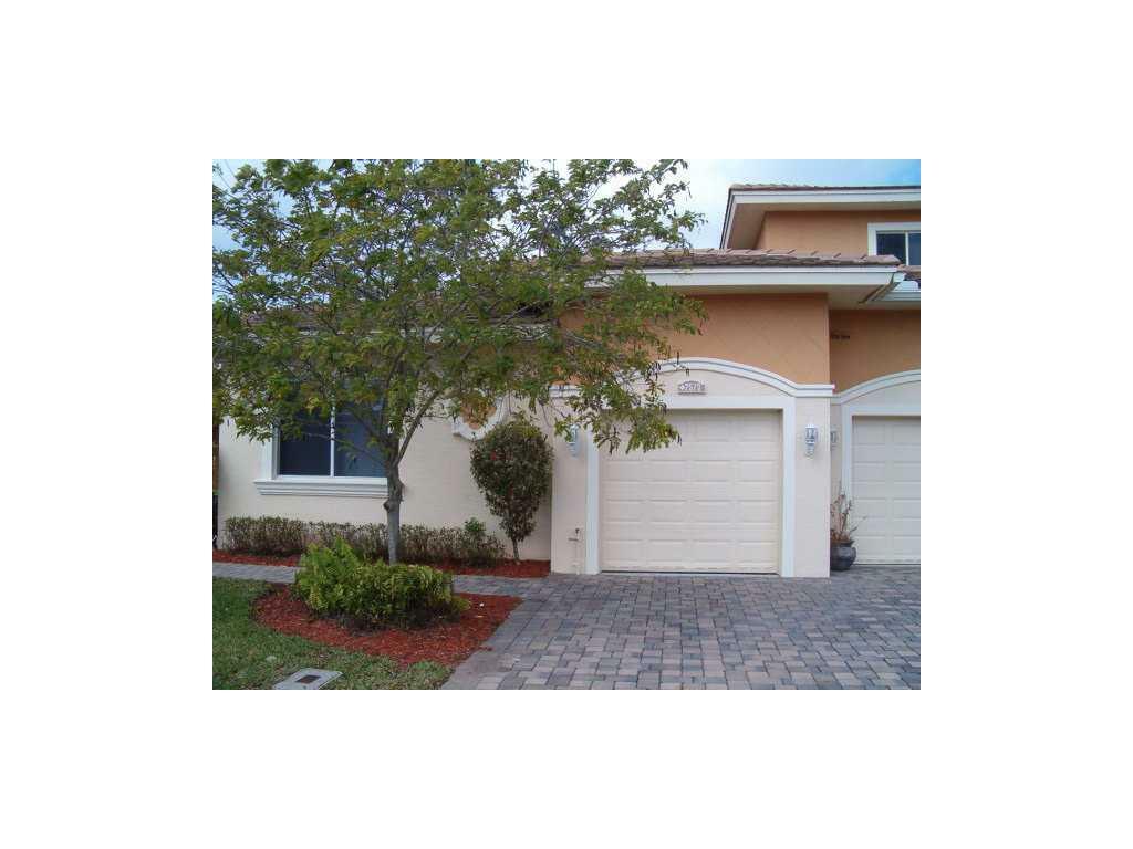 Property Photo:  2573 Stockbridge Square SW  FL 32962 