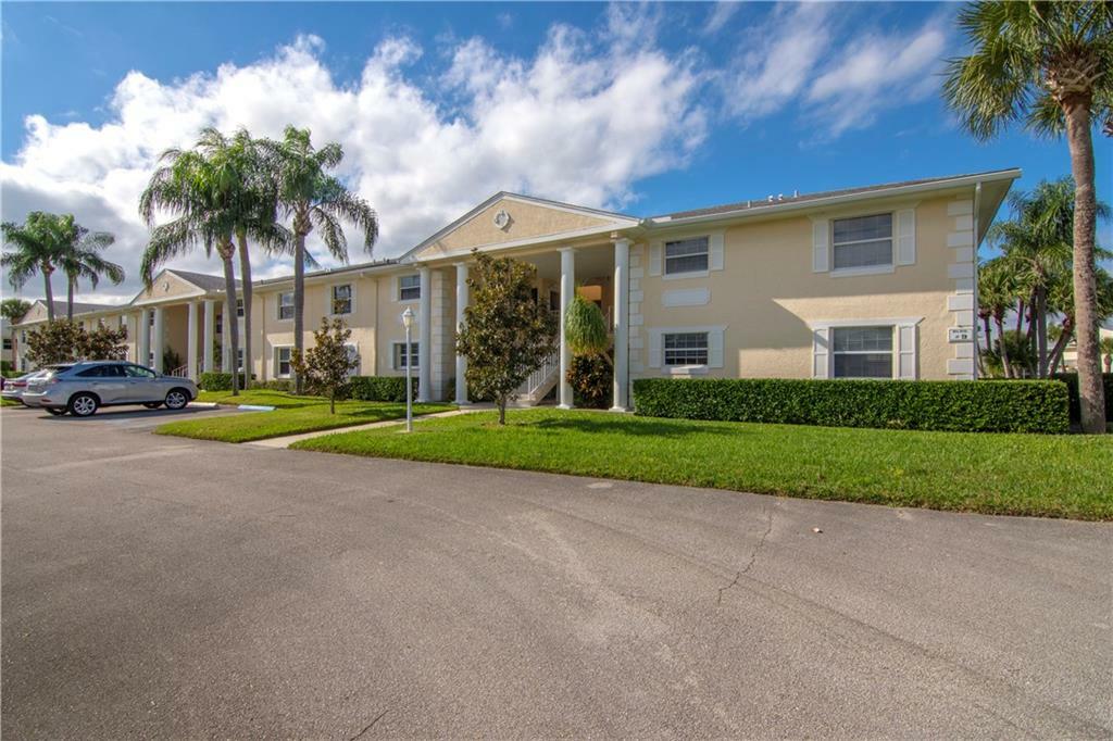 Property Photo:  434 Grove Isle Circle 434  FL 32960 