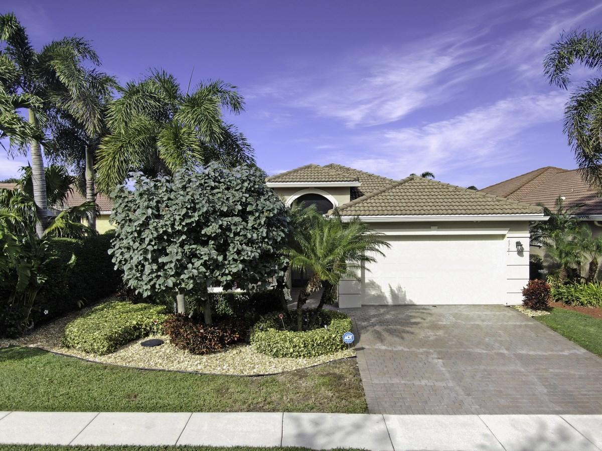 Property Photo:  6761 Watertown Drive  FL 33437 