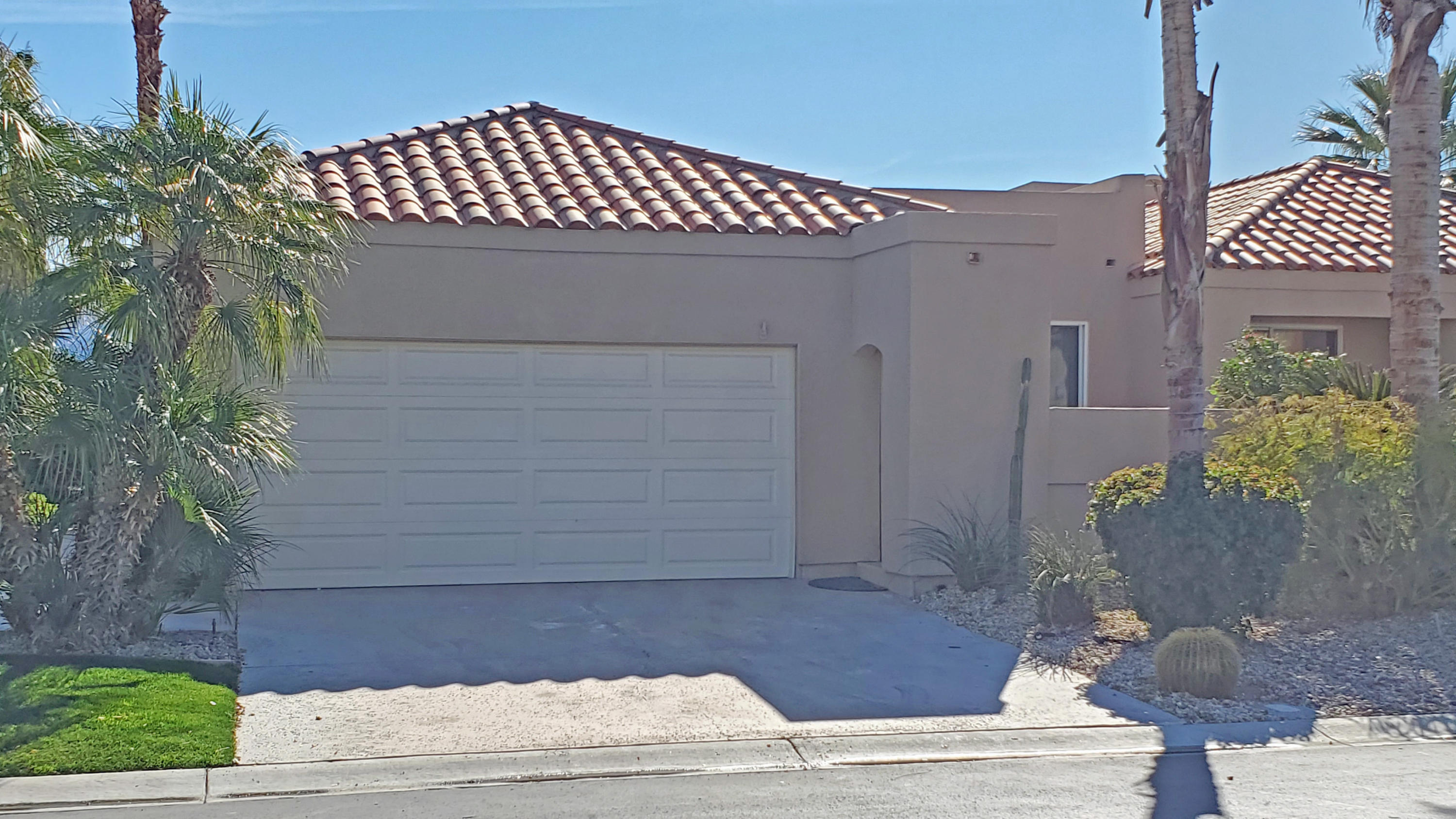 Property Photo: 117 Lake Shore Drive CA 92270