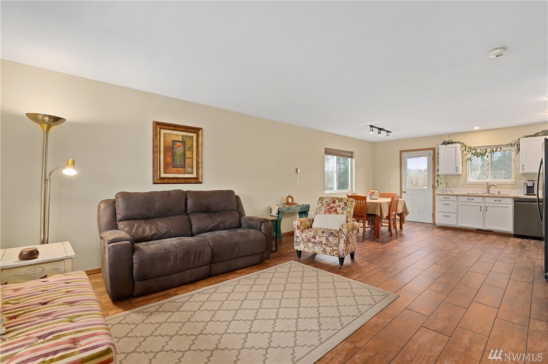 Property Photo: 3108 Rosewood Street WA 98273