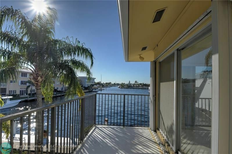 Property Photo:  2917 NE 33rd Ave 1A  FL 33308 