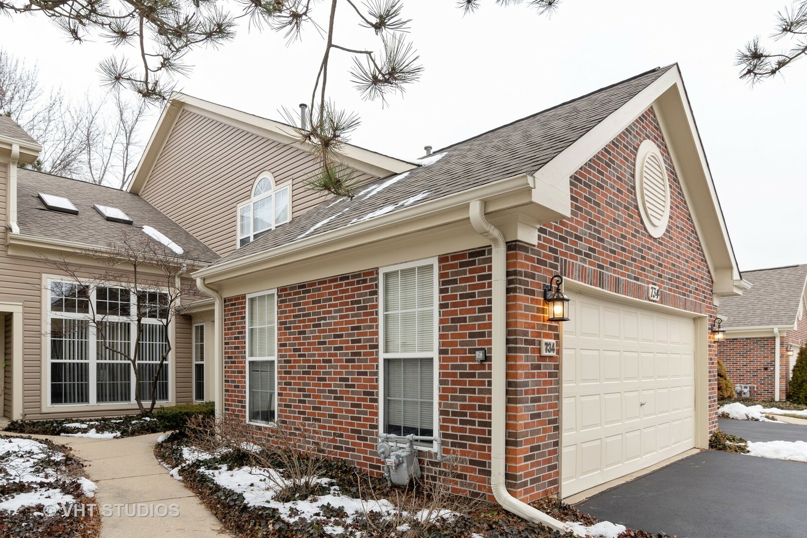 Property Photo: 734 Clover Hill Court IL 60007