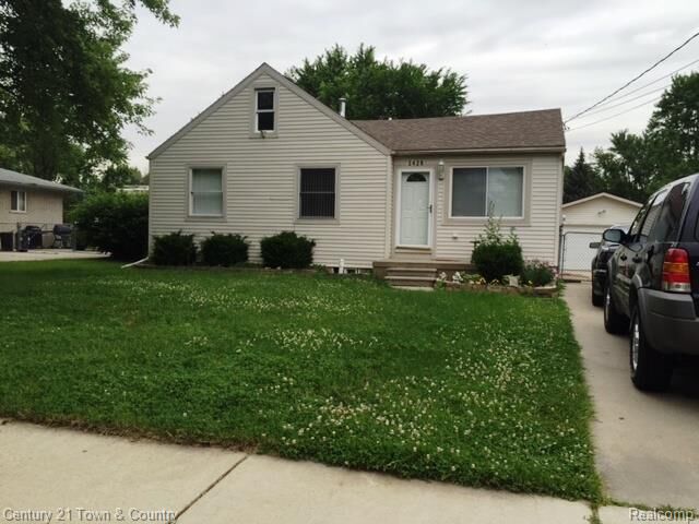 Property Photo:  2429 Chesley  MI 48310 