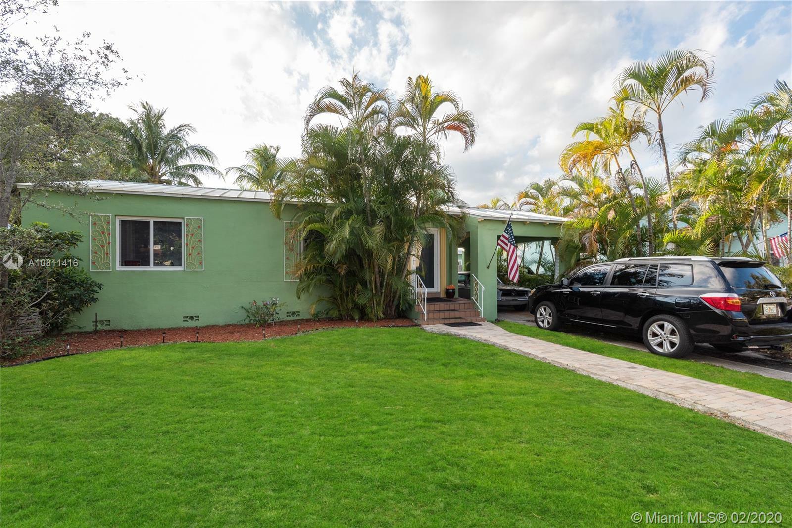 Property Photo:  1006 N 17th Ave  FL 33020 