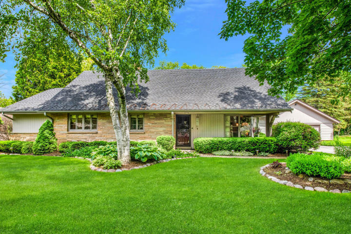Property Photo:  8900 N Tennyson Dr  WI 53217 