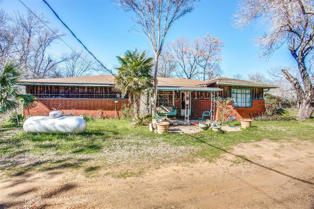 Property Photo: 1390 Fox Lane TX 76028