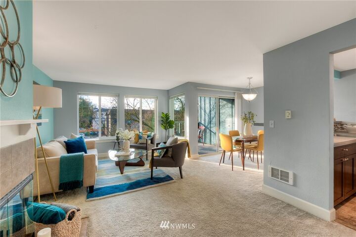 Property Photo:  300 N 130th Street 9302  WA 98133 