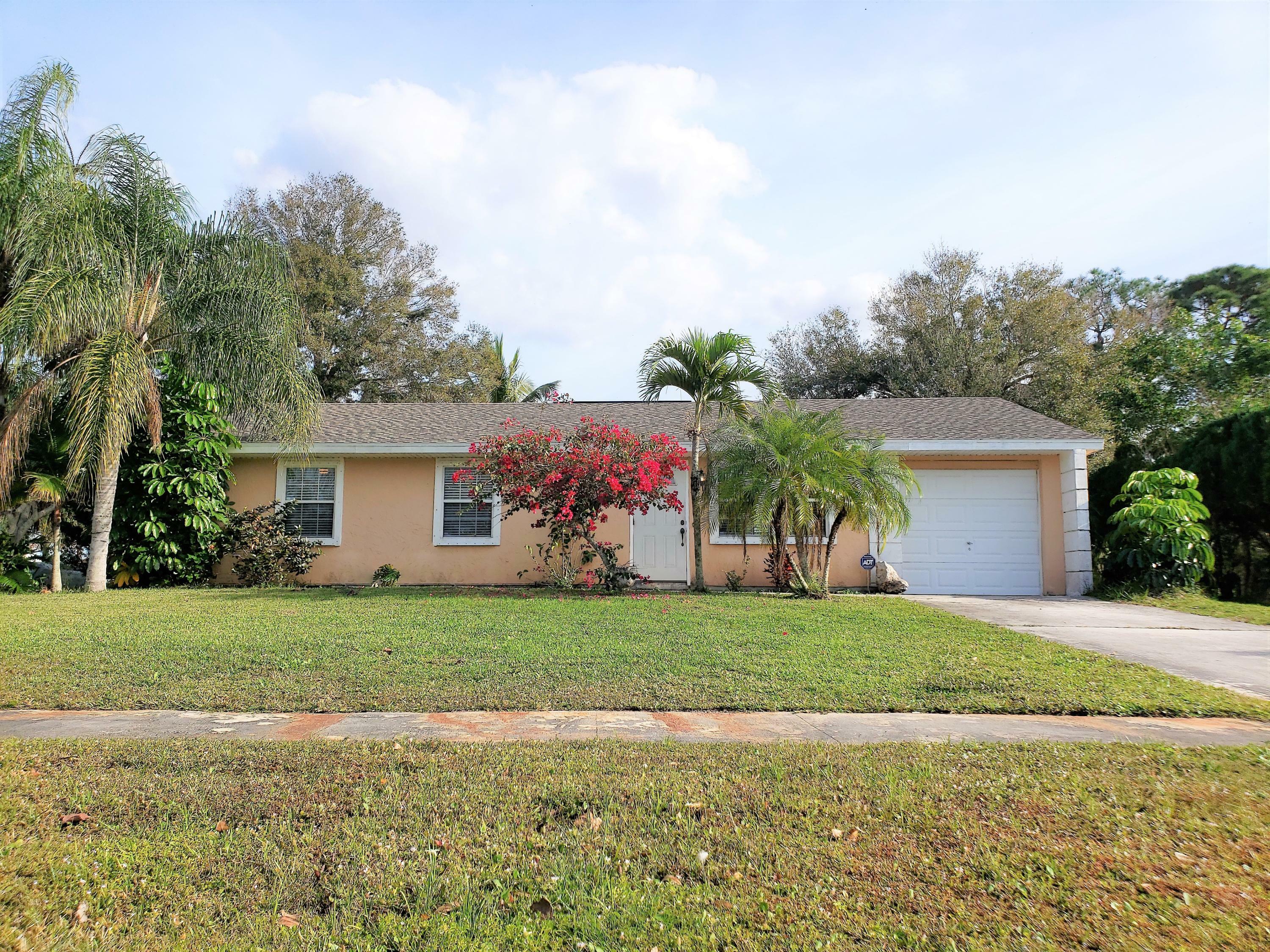 Property Photo:  382 NE Brasher Court  FL 34983 