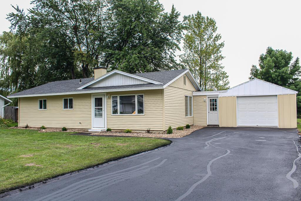 Property Photo:  21 Genesee Lane  NY 12901 