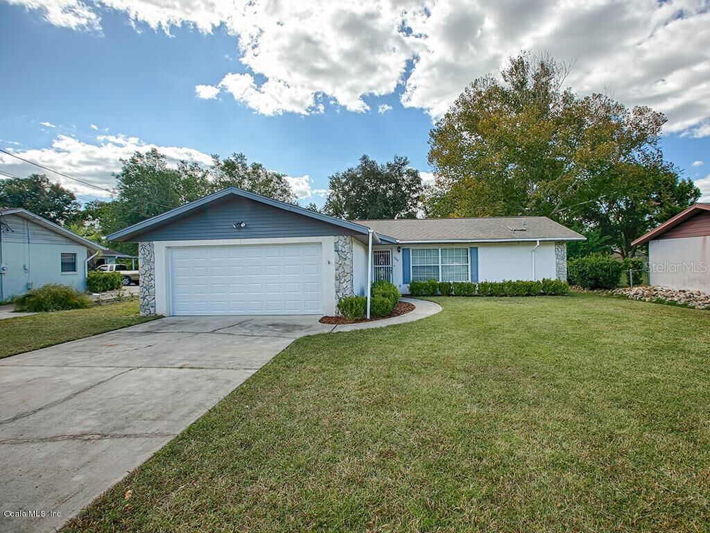 Property Photo: 11848 SE 72nd Ct Road FL 34420