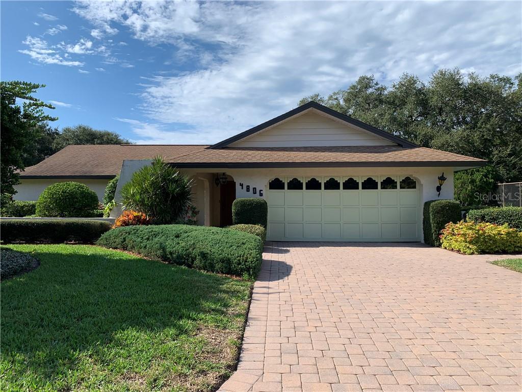 Property Photo:  4806 Huntleigh Drive  FL 34233 
