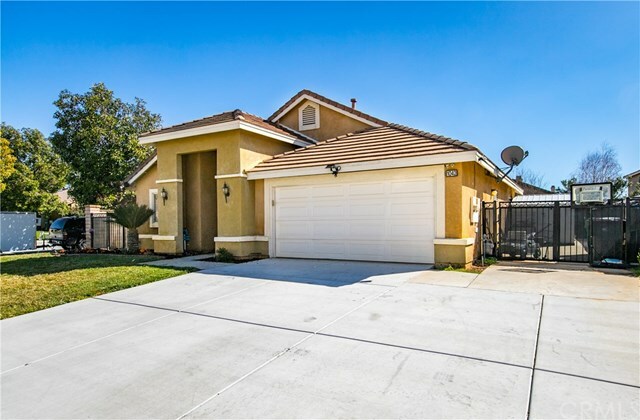 Property Photo:  1042 Jonabell Way  CA 92223 