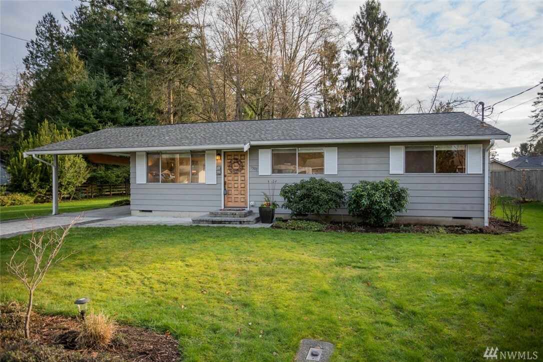 Property Photo:  1508 E Hazel Ave  WA 98233 