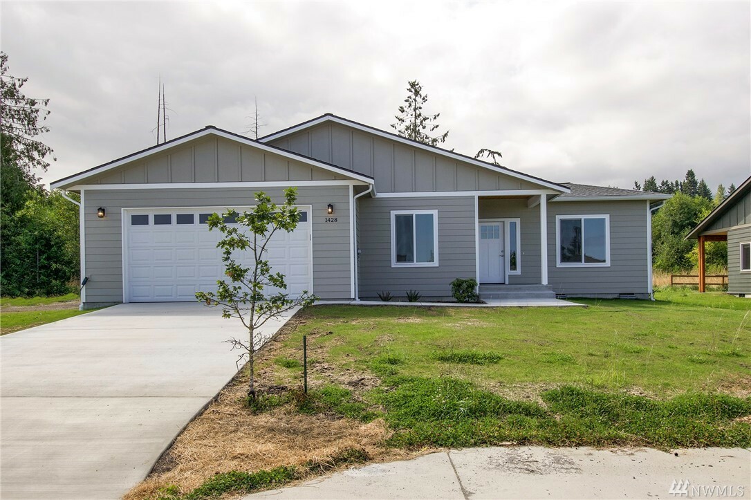 Property Photo:  1428 Rook Dr  WA 98362 