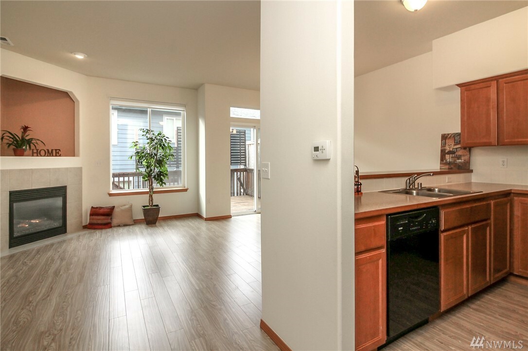 Property Photo:  6111 Alexander Place SE  WA 98092 