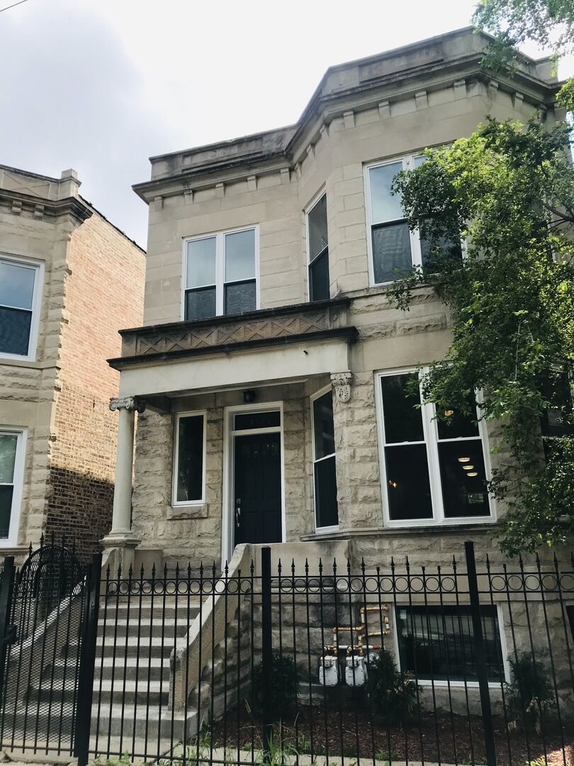 Property Photo: 1527 S Central Park Avenue IL 60623