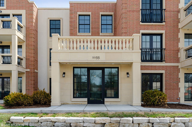 Property Photo: 1155 Kelmscott Way 102 IL 60045