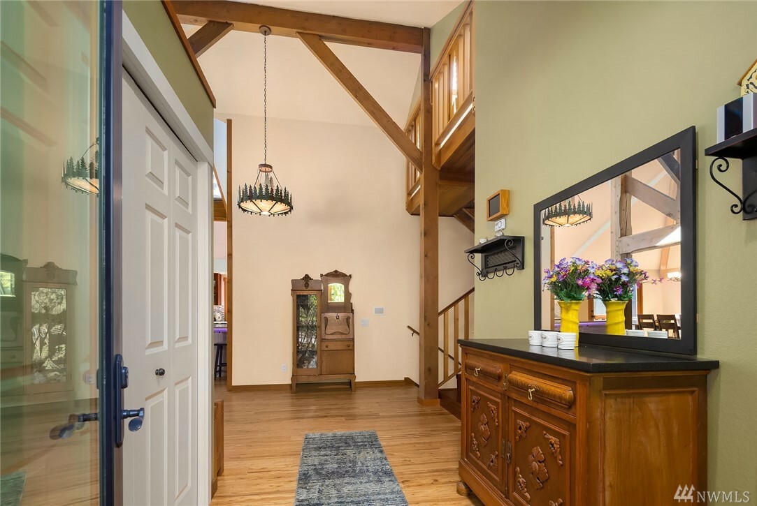 Property Photo: 1085 NW Glenwood Ct WA 98027