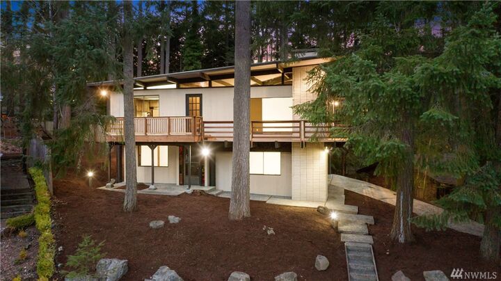 Property Photo:  4221  160th Avenue SE  WA 98006 