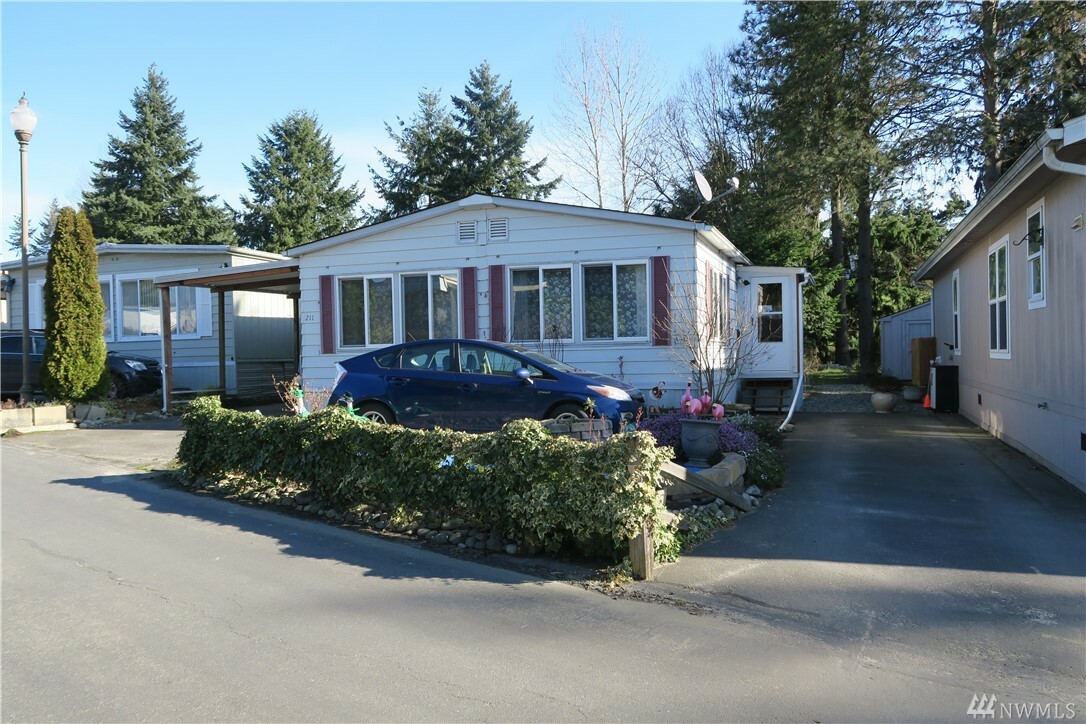 Property Photo: 2102 S 324th St 211 WA 98003