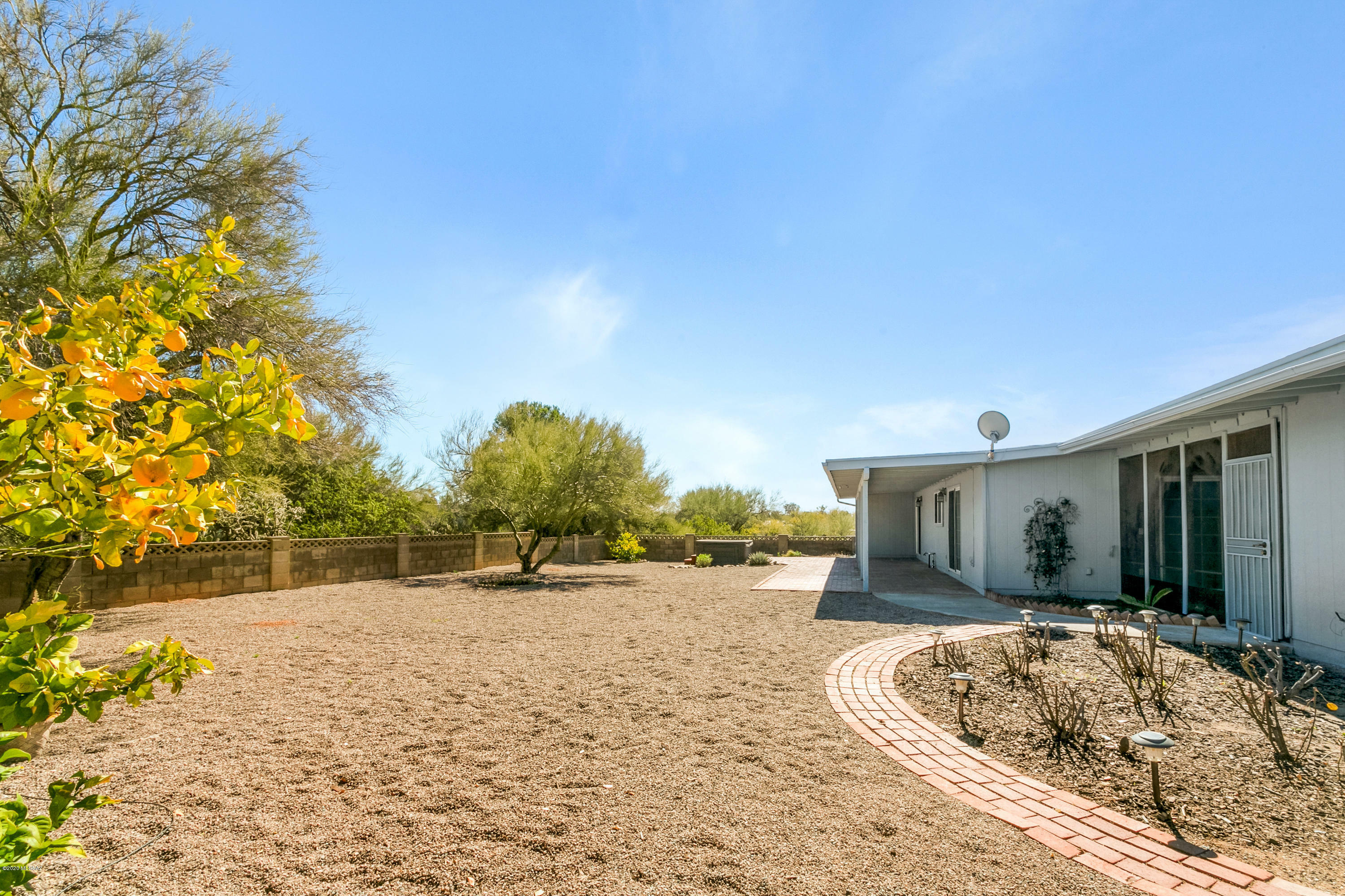 Property Photo: 7780 N La Canada Drive AZ 85704