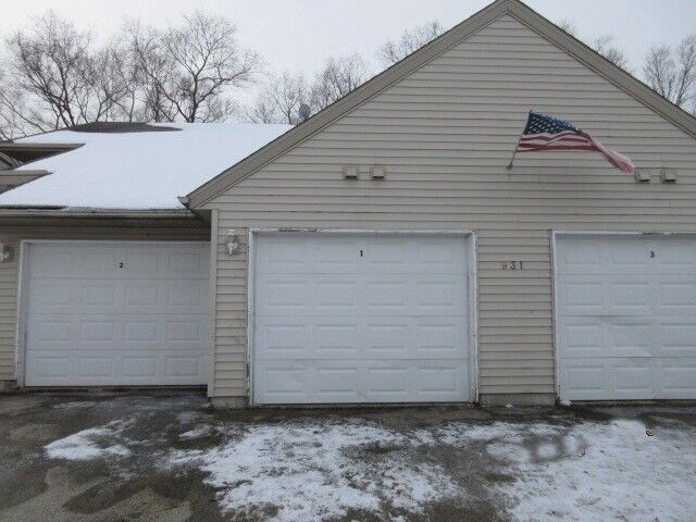 Property Photo:  931 Minns Drive  IL 61115 