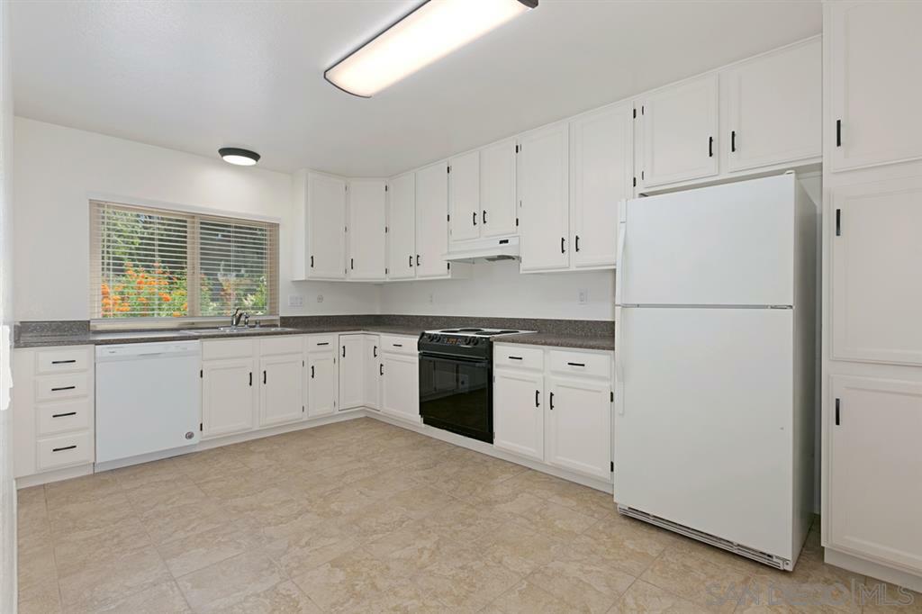 Property Photo: 817 Caminito Verde CA 92011