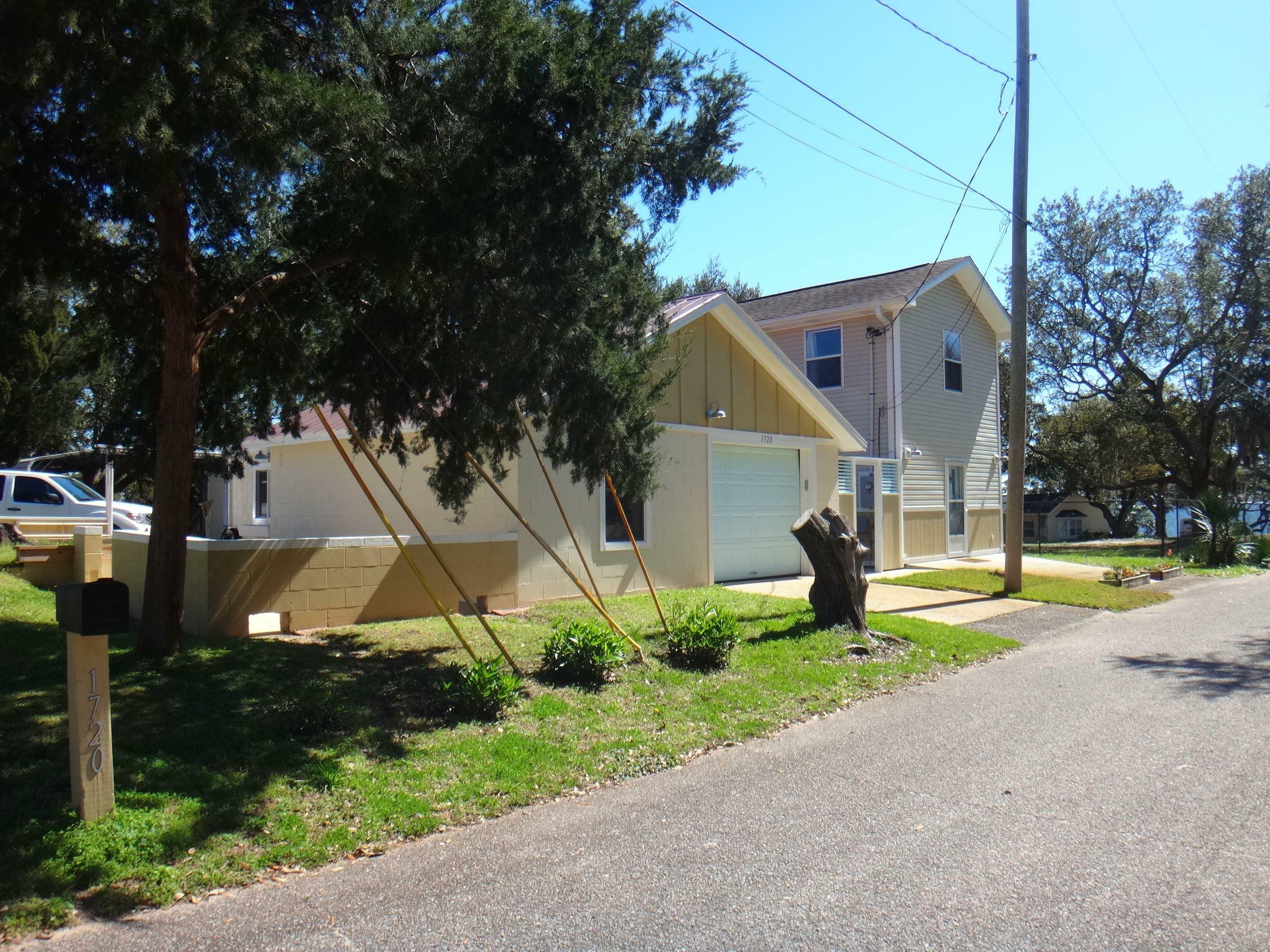 Property Photo: 1720 Joybrook Road FL 32566