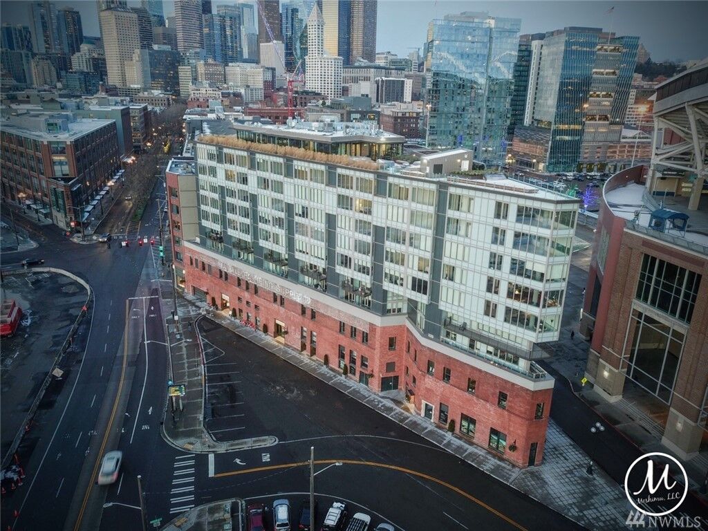 Property Photo:  590 1st Ave S 513  WA 98104 