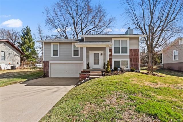 Property Photo: 930 Summer Leaf Drive 63376