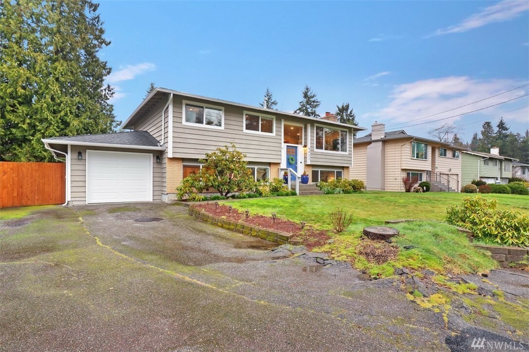 Property Photo:  6433 165th Place SW  WA 98037 