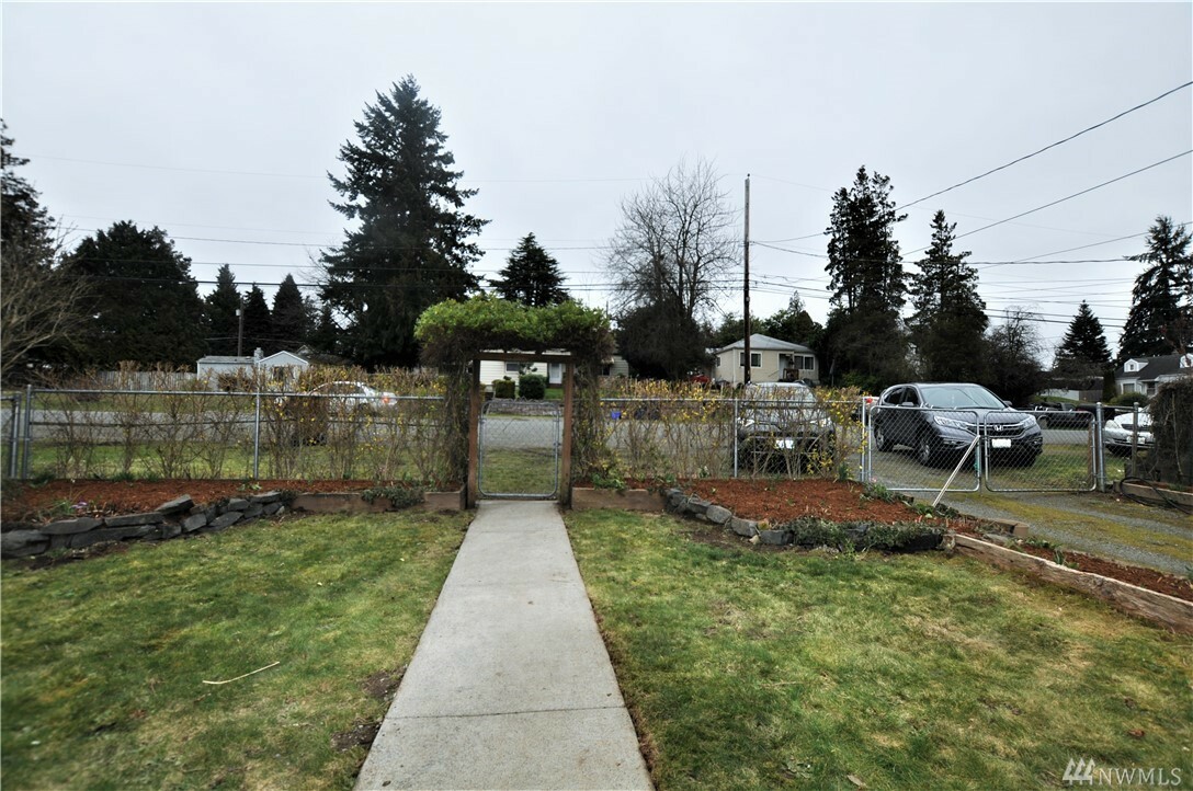 Property Photo: 4530 E E St WA 98404