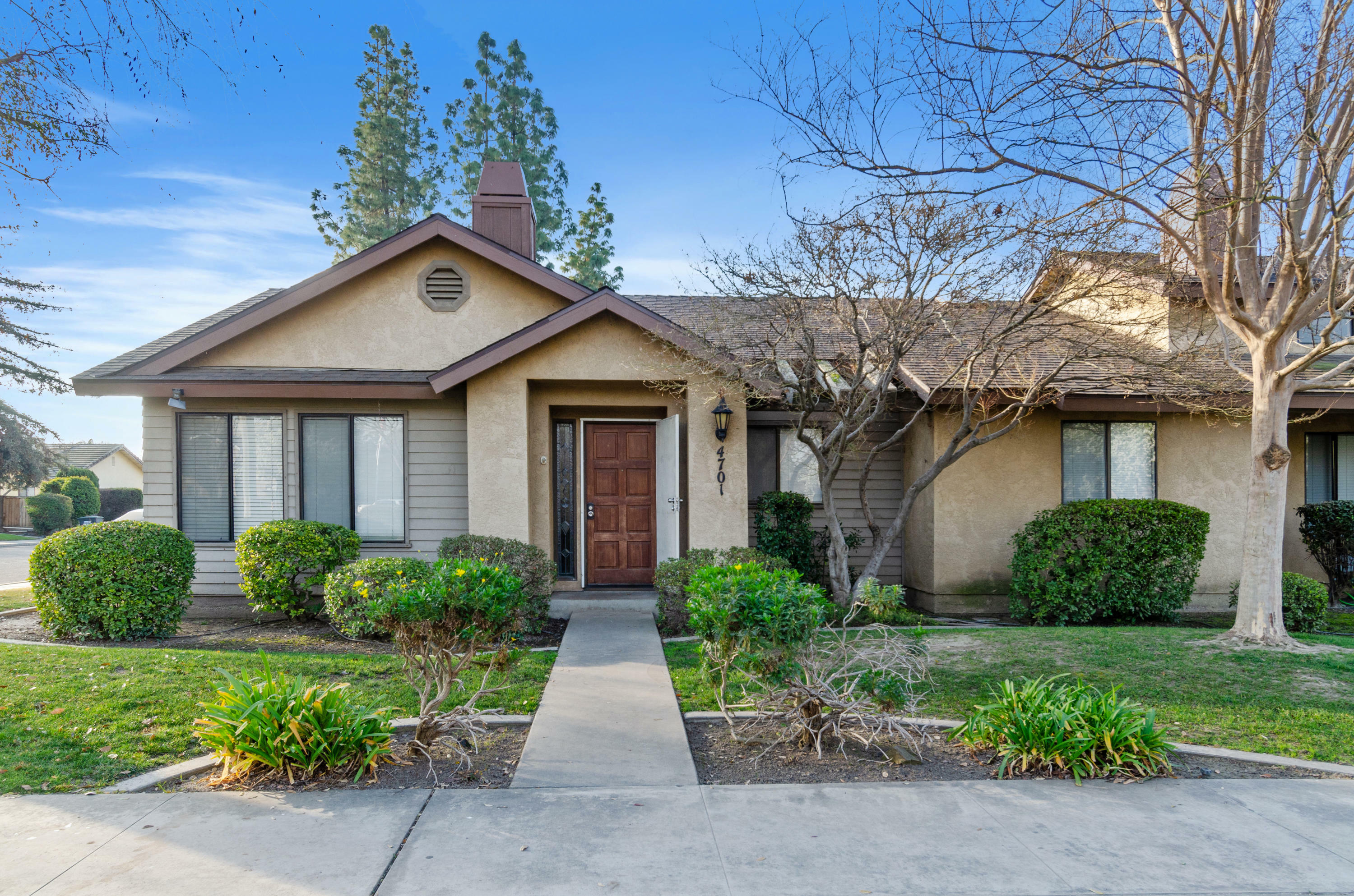 4701 W Cypress Avenue  Visalia CA 93277 photo