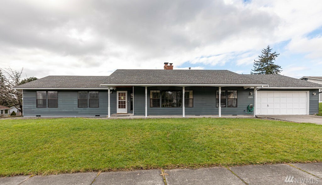 1225 SW Barrington Dr  Oak Harbor WA 98277 photo