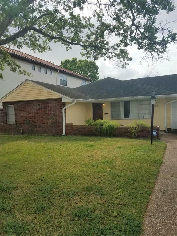 Property Photo:  4801 Pine Street  TX 77401 