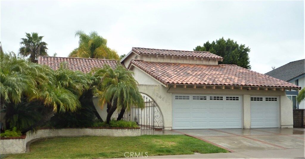 Property Photo:  24652 Via Alvorado  CA 92692 