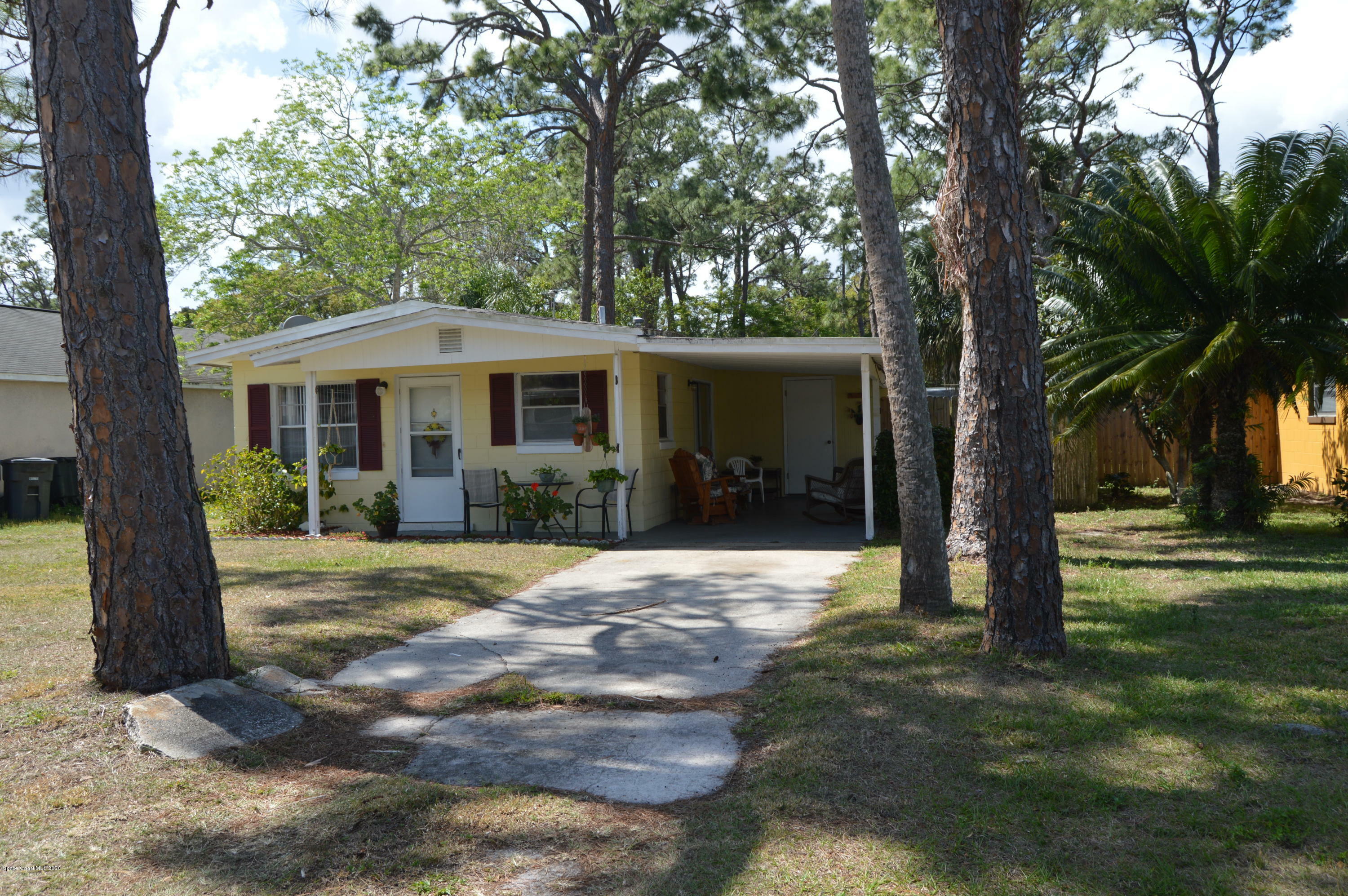 Property Photo:  4270 Tangelo Avenue  FL 32780 